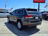 Used 2021 Jeep Grand Cherokee Laredo image 2