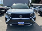 Certified 2022 Volkswagen Taos SE w/ Panoramic Sunroof Package image 3