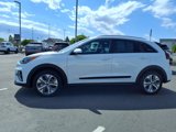 Certified 2022 Kia Niro EX image 5