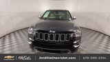 Used 2017 Jeep Grand Cherokee Limited image 3