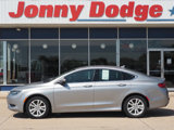 Used 2015 Chrysler 200 Limited w/ Convenience Group image 2