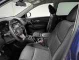 Used 2019 Nissan Rogue SV image 3