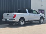 Used 2016 Nissan Titan XD image 5