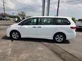 Used 2018 Toyota Sienna L image 2