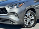 Certified 2022 Toyota Highlander XLE image 2