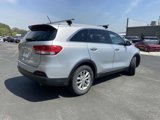 Used 2017 Kia Sorento LX image 3