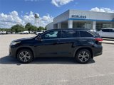 Used 2018 Toyota Highlander LE image 5