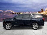 Used 2022 GMC Yukon SLT w/ SLT Luxury Package image 2