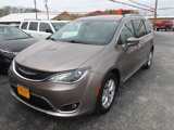 Used 2017 Chrysler Pacifica Touring-L Plus w/ Advanced Safetytec Group image 3