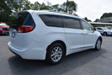 Used 2020 Chrysler Pacifica Touring-L image 3
