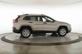Used 2016 Jeep Cherokee Latitude w/ Comfort/Convenience Group image 6