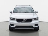 Used 2022 Volvo XC40 T4 Momentum image 2