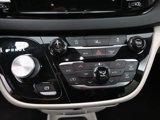 Used 2022 Chrysler Pacifica Touring-L image 4