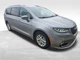 Used 2021 Chrysler Pacifica Touring-L image 3