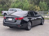 Used 2024 Nissan Altima 2.5 SV image 3