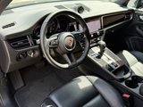 Certified 2024 Porsche Macan image 4