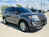 Used 2017 Ford Explorer XLT image 2
