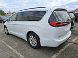 Used 2022 Chrysler Pacifica Touring-L image 4