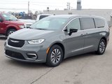 New 2025 Chrysler Pacifica Select image 2