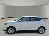 Used 2023 Kia Soul LX w/ LX Technology Package image 2