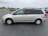 Used 2009 Toyota Sienna LE image 2