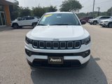Used 2022 Jeep Compass Latitude image 3