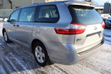 Used 2017 Toyota Sienna L image 5