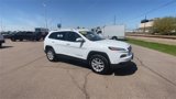 Used 2016 Jeep Cherokee Latitude image 2