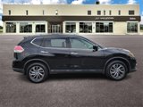 Used 2016 Nissan Rogue SL image 2