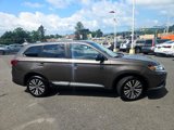 Used 2019 Mitsubishi Outlander ES image 2