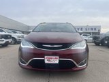 Used 2017 Chrysler Pacifica Limited w/ UConnect Theater Package image 2