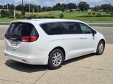 Used 2023 Chrysler Voyager LX image 5