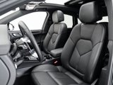 Certified 2018 Porsche Macan image 5