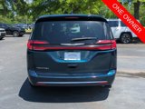 Used 2023 Chrysler Pacifica Touring-L image 4