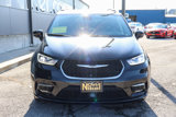 Used 2022 Chrysler Pacifica Touring-L image 2