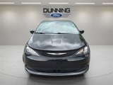 Used 2022 Chrysler Voyager LX image 5