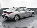 Certified 2025 Hyundai Elantra SE image 3