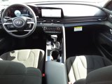 Used 2023 Hyundai Elantra SEL w/ Convenience Package image 6