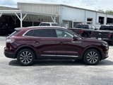 Used 2022 Lincoln Nautilus FWD image 3