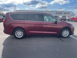 Used 2022 Chrysler Voyager LX image 4