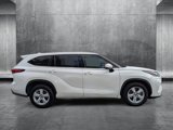 Used 2021 Toyota Highlander L image 4