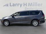 Used 2023 Chrysler Pacifica Touring-L image 5