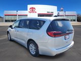 Used 2023 Chrysler Pacifica Touring-L image 3