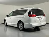 Used 2020 Chrysler Pacifica Touring-L image 5