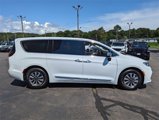 New 2023 Chrysler Pacifica Limited w/ Uconnect Theater Family Group image 3