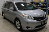 Used 2016 Toyota Sienna L image 2