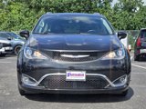 Used 2020 Chrysler Pacifica Touring-L image 2
