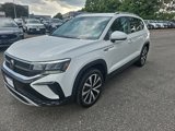 Used 2024 Volkswagen Taos SE image 2