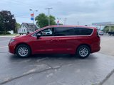 New 2025 Chrysler Pacifica Select image 5