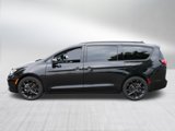 Certified 2024 Chrysler Pacifica Limited w/ S Appearance Package image 4